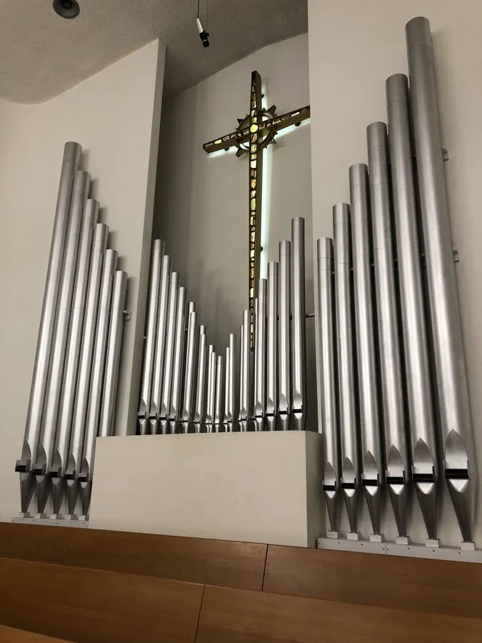 Pipe organ workshop and installation photo — O’Neal Pipe Organs